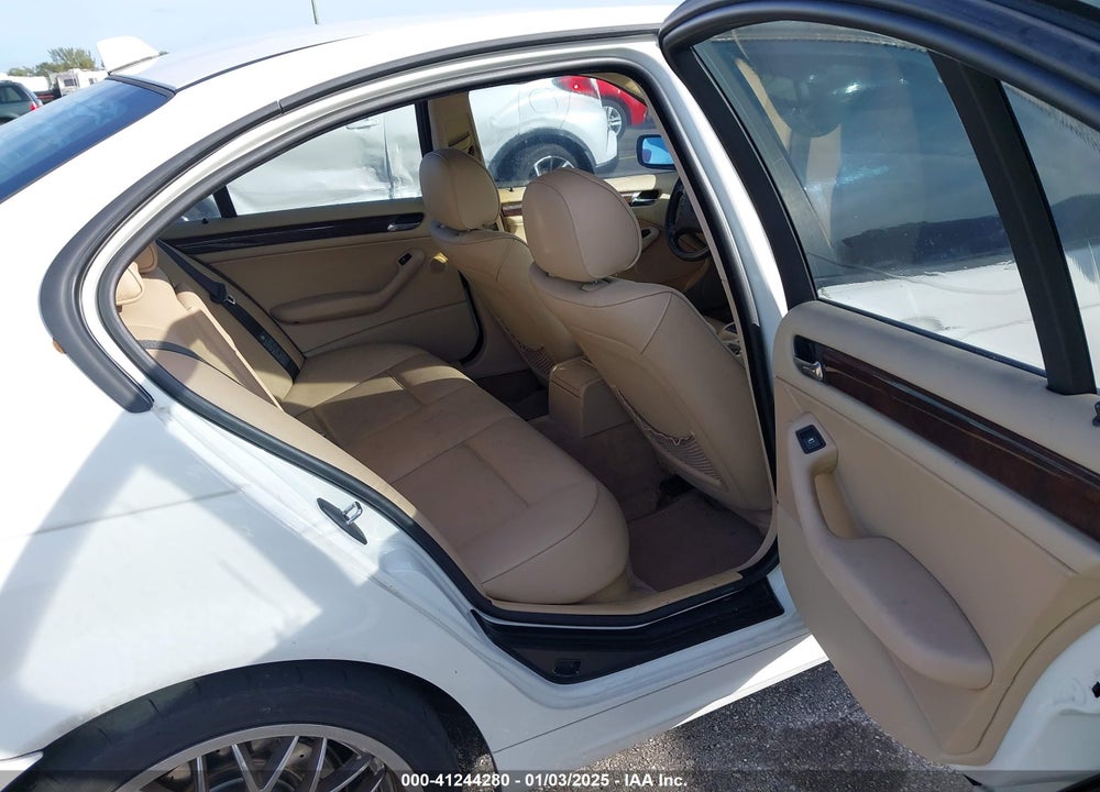 2005 BMW 325I VIN: WBAET37425NJ89474