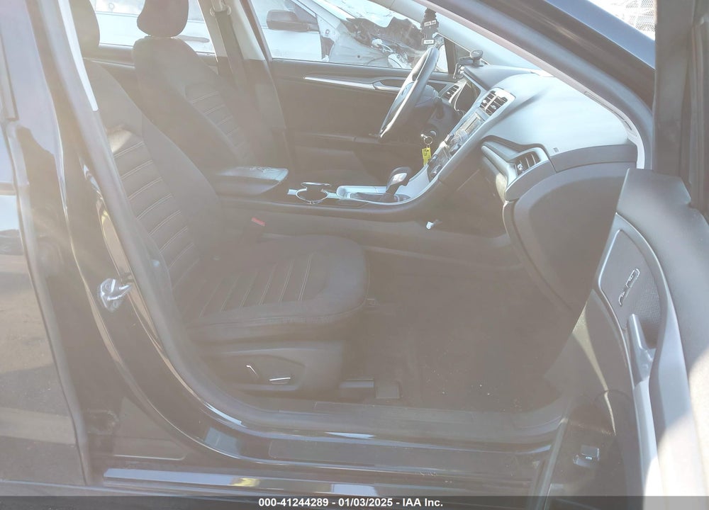 2015 FORD FUSION SE VIN: 3FA6P0HD4FR197637