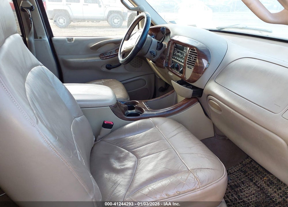 2000 FORD EXPEDITION XLT VIN: 1FMPU16L9YLA65218