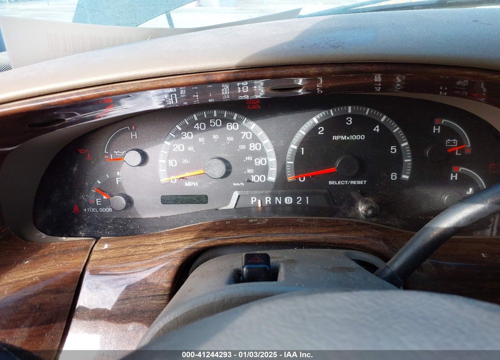 2000 FORD EXPEDITION XLT VIN: 1FMPU16L9YLA65218