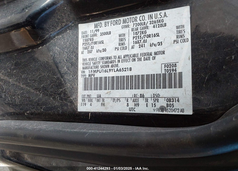 2000 FORD EXPEDITION XLT VIN: 1FMPU16L9YLA65218