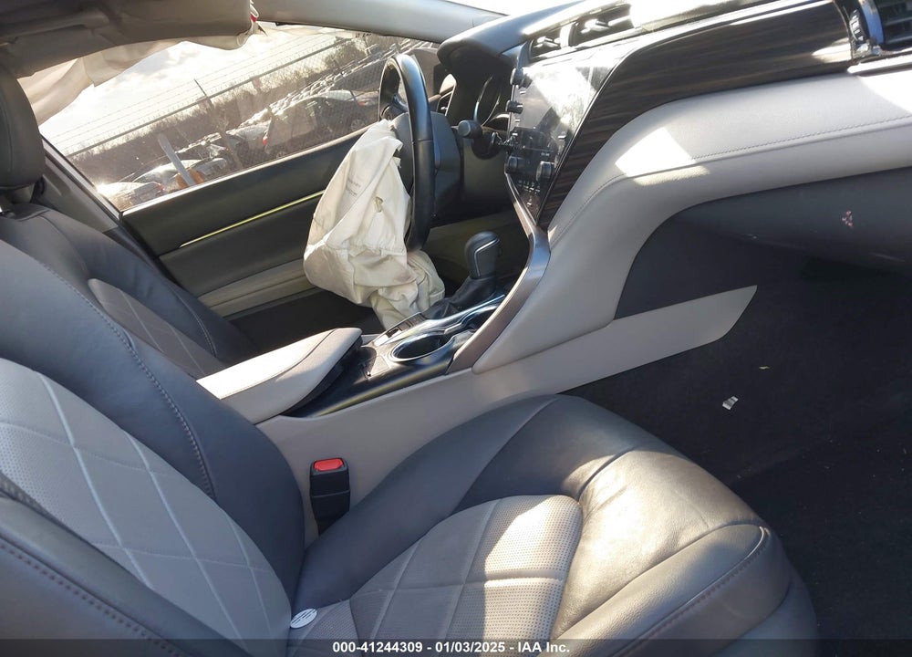 2019 TOYOTA CAMRY VIN: 4T1B11HK3KU719915