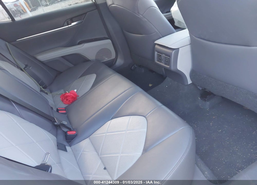 2019 TOYOTA CAMRY VIN: 4T1B11HK3KU719915