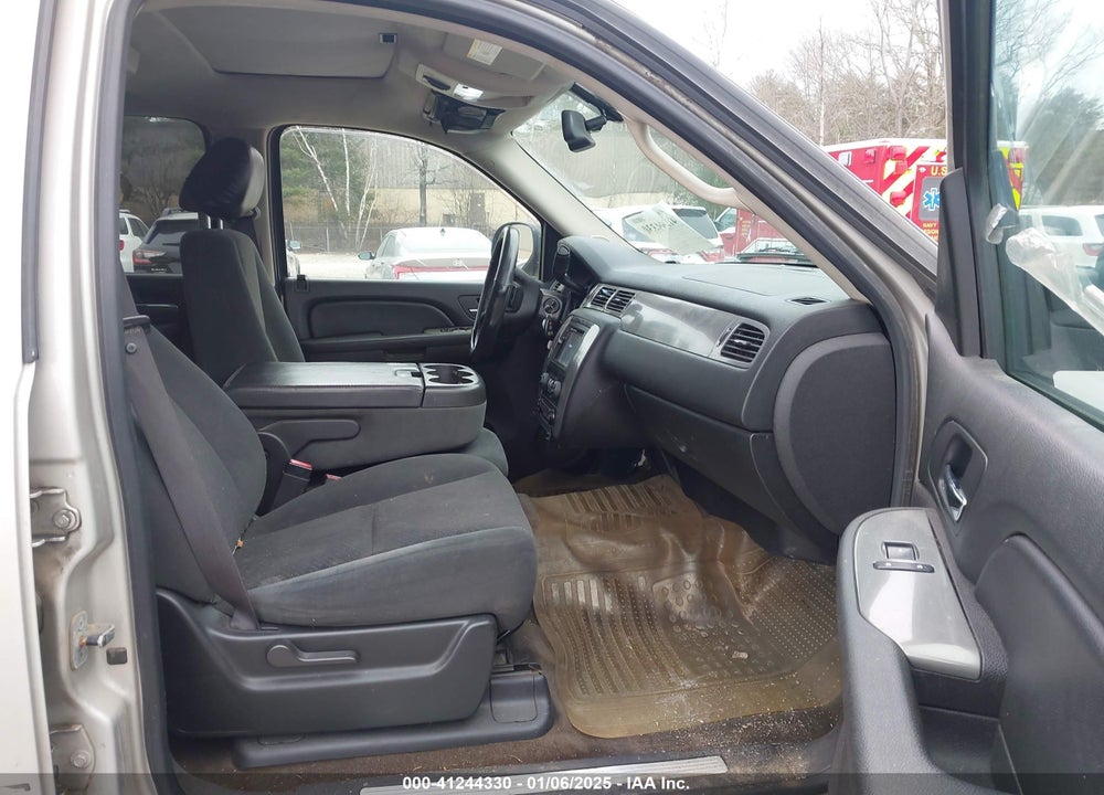 2008 CHEVROLET TAHOE LS VIN: 1GNFK13068R135925