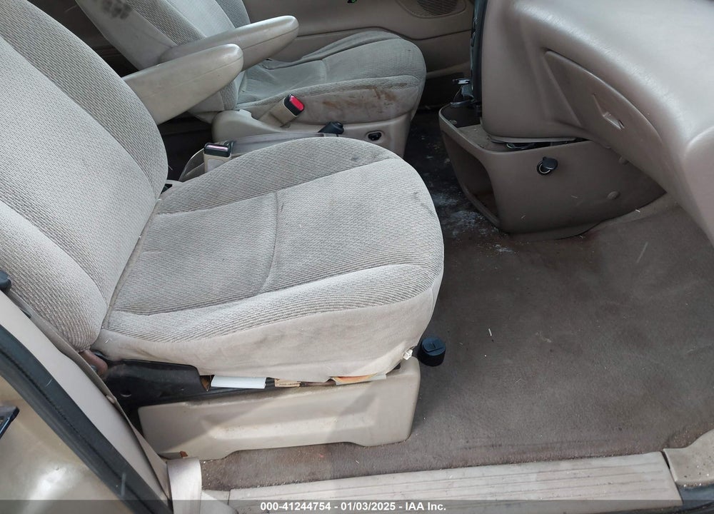 2000 FORD WINDSTAR LX VIN: 2FMZA5149YBC33643