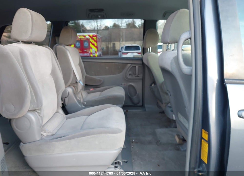 2008 TOYOTA SIENNA LE VIN: 5TDZK23C58S114085