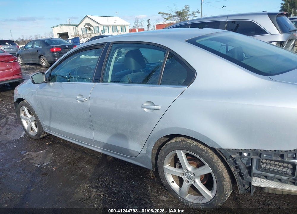 2013 VOLKSWAGEN JETTA 2.5L SE VIN: 3VWDP7AJ3DM257067
