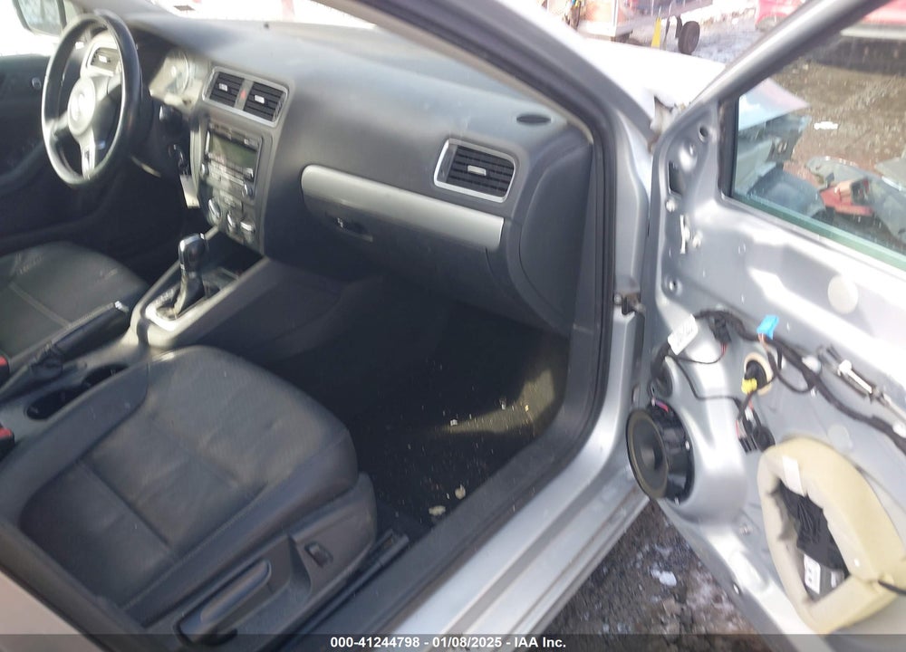 2013 VOLKSWAGEN JETTA 2.5L SE VIN: 3VWDP7AJ3DM257067
