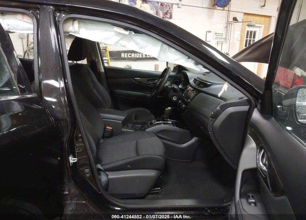 2018 NISSAN ROGUE S VIN: KNMAT2MV5JP545147