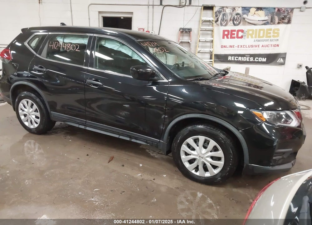 2018 NISSAN ROGUE S VIN: KNMAT2MV5JP545147