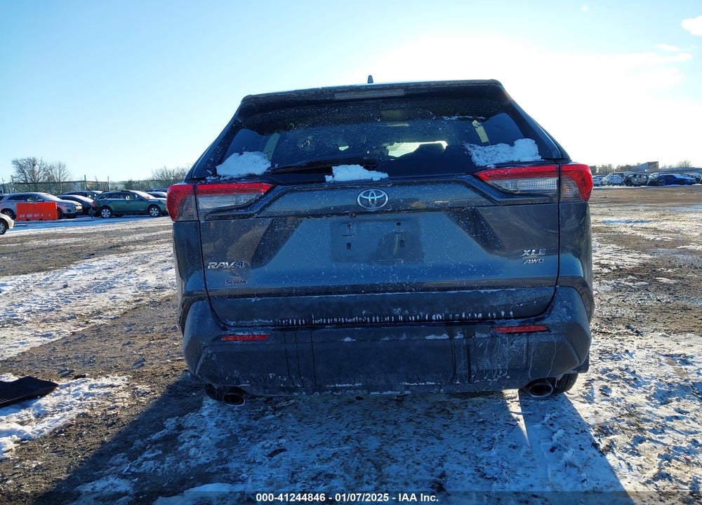 2022 TOYOTA RAV4 XLE VIN: 2T3P1RFV2NC270287