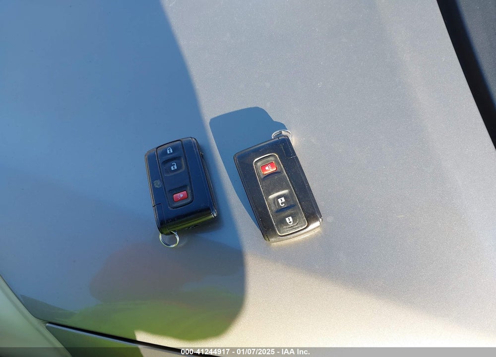 2005 TOYOTA PRIUS VIN: JTDKB22U253051925
