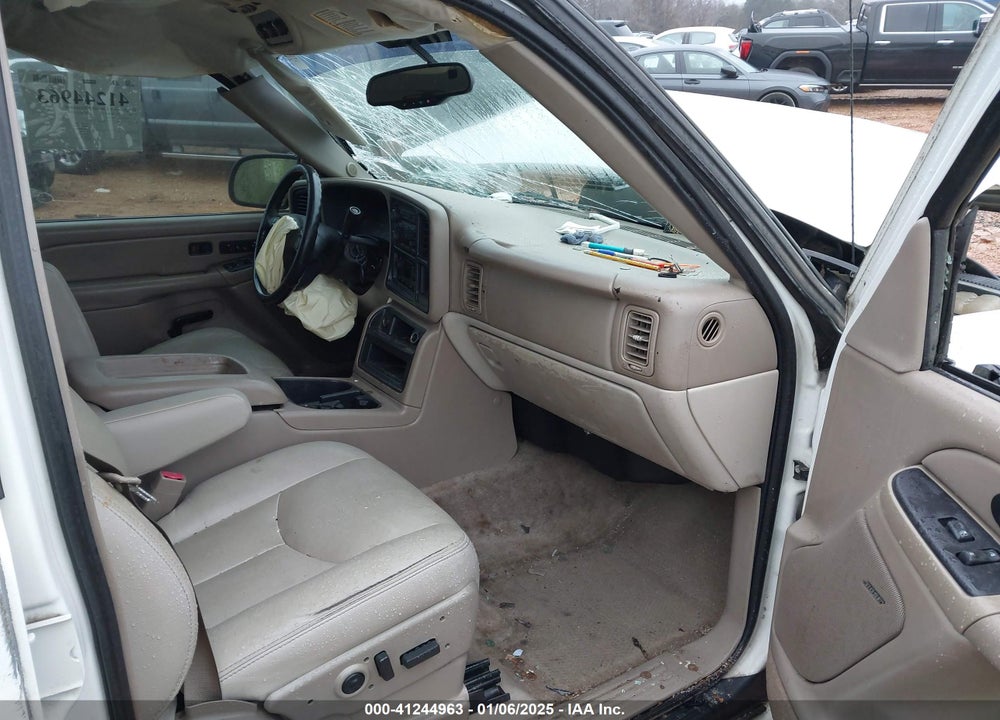 2004 CHEVROLET SUBURBAN 1500 LT VIN: 1GNEC16Z54J207144