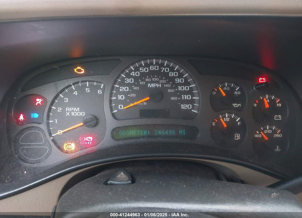 2004 CHEVROLET SUBURBAN 1500 LT VIN: 1GNEC16Z54J207144
