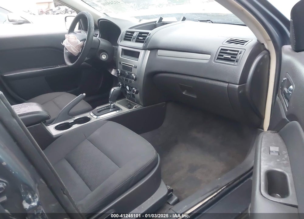 2011 FORD FUSION VIN: 3FAHP0HA1BR147271