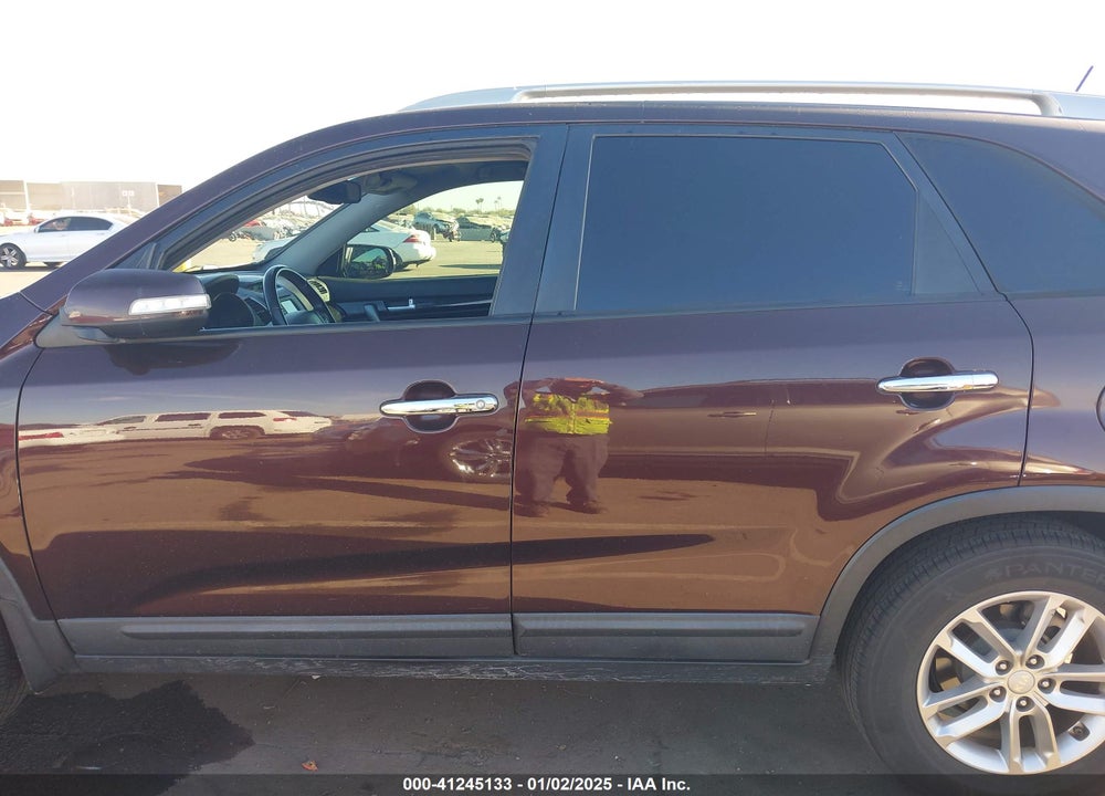 2015 KIA SORENTO LX VIN: 5XYKT4A62FG622340