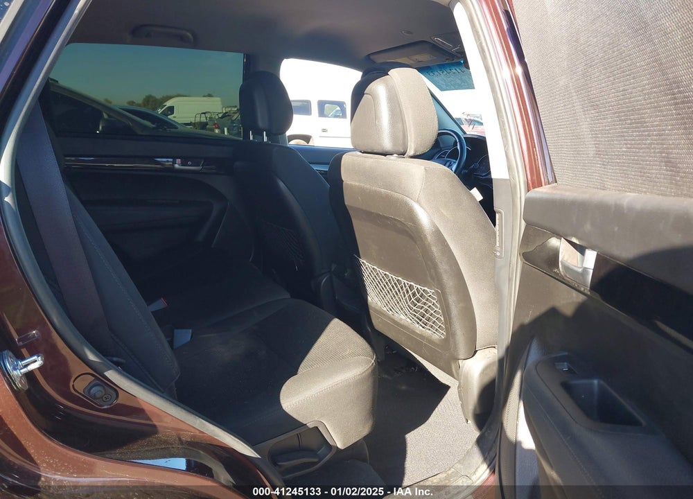 2015 KIA SORENTO LX VIN: 5XYKT4A62FG622340