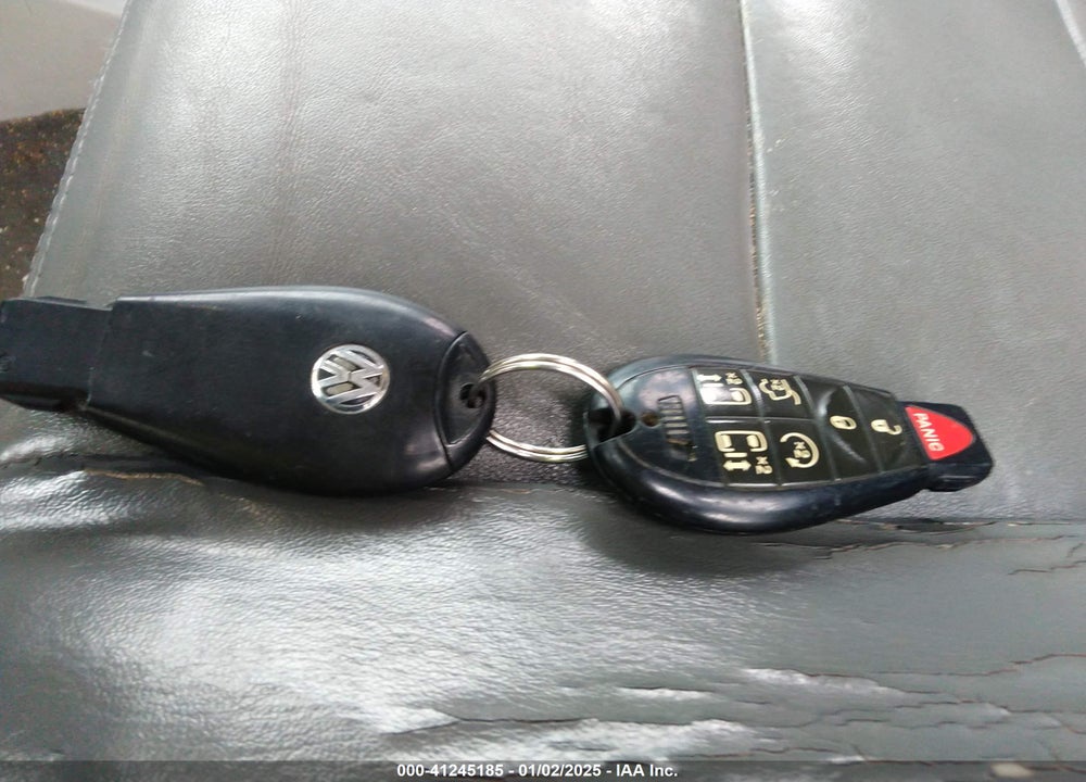 2010 VOLKSWAGEN ROUTAN SEL PREMIUM VIN: 2V4RW6DX1AR228103