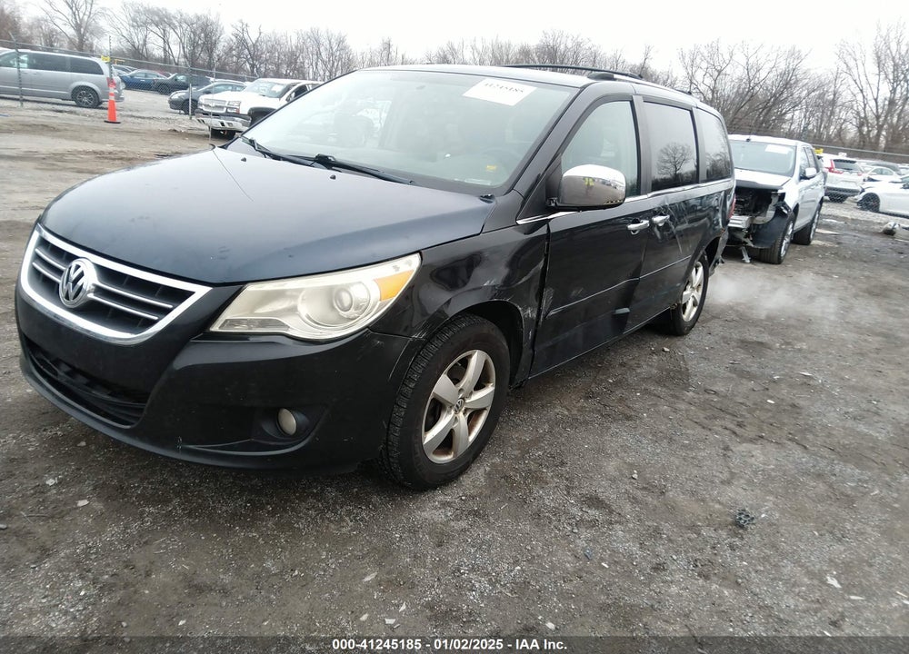2010 VOLKSWAGEN ROUTAN SEL PREMIUM VIN: 2V4RW6DX1AR228103