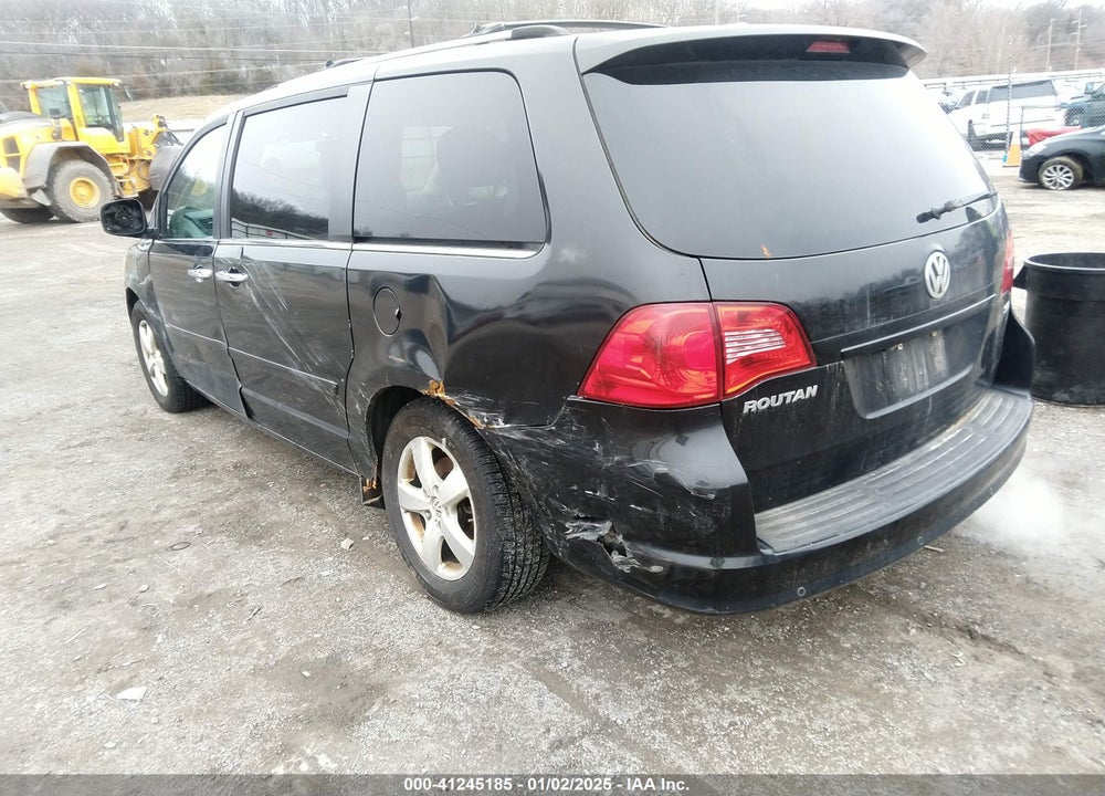 2010 VOLKSWAGEN ROUTAN SEL PREMIUM VIN: 2V4RW6DX1AR228103