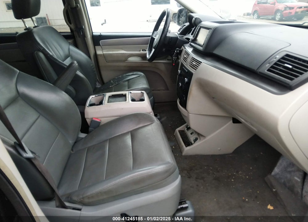 2010 VOLKSWAGEN ROUTAN SEL PREMIUM VIN: 2V4RW6DX1AR228103