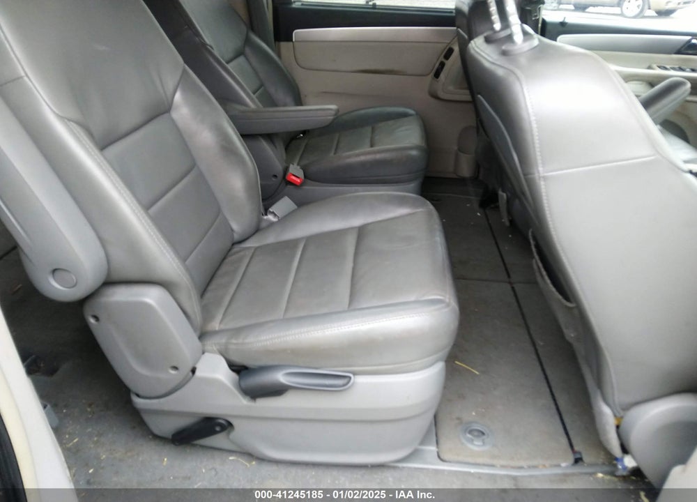 2010 VOLKSWAGEN ROUTAN SEL PREMIUM VIN: 2V4RW6DX1AR228103