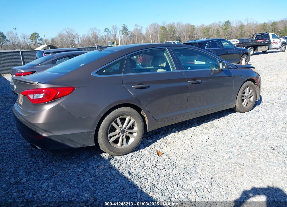 2015 HYUNDAI SONATA VIN: 5NPE24AF4FH102634