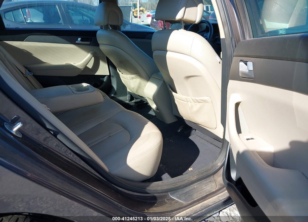 2015 HYUNDAI SONATA VIN: 5NPE24AF4FH102634
