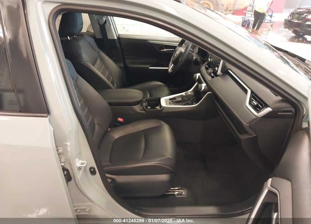 2019 TOYOTA RAV4 XLE PREMIUM VIN: 2T3A1RFV4KW044767