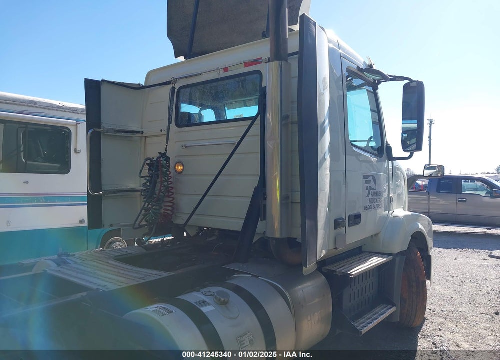 2014 VOLVO VN VNL VIN: 4V4NC9EG8EN168829
