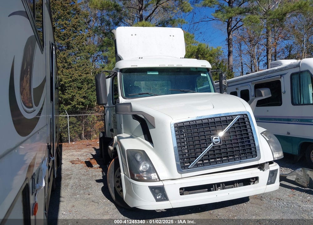 2014 VOLVO VN VNL VIN: 4V4NC9EG8EN168829