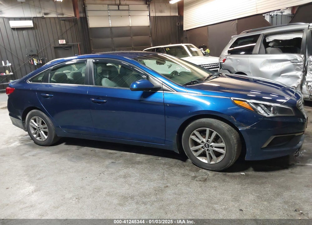2017 HYUNDAI SONATA VIN: 5NPE24AF2HH513307