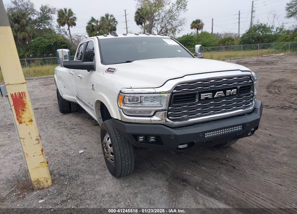 2020 RAM 3500 LIMITED  4X4 8' BOX VIN: 3C63RRRL3LG219658