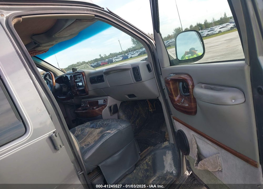 1998 GMC SAVANA RV VIN: 1GDFG15RXW1057825