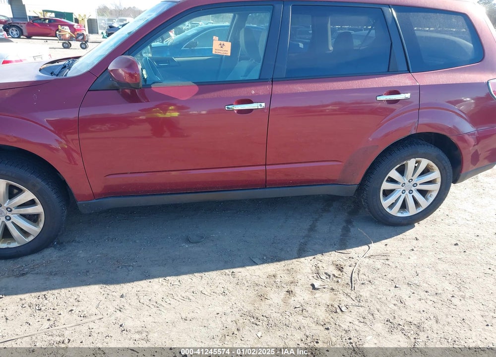 2011 SUBARU FORESTER 2.5X PREMIUM VIN: JF2SHACC0BH702516