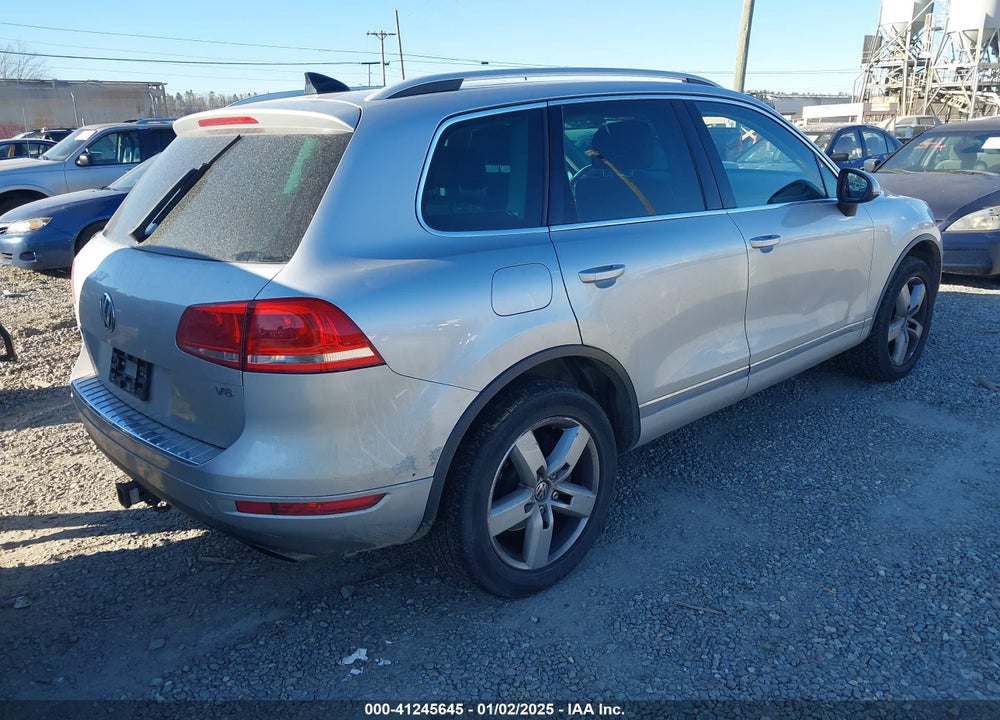 2011 VOLKSWAGEN TOUAREG VR6 LUX VIN: WVGFF9BP6BD000521