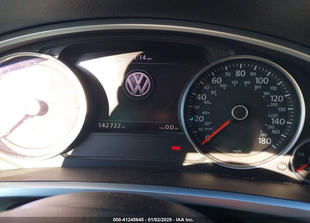 2011 VOLKSWAGEN TOUAREG VR6 LUX VIN: WVGFF9BP6BD000521