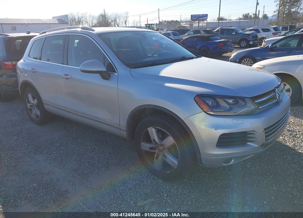 2011 VOLKSWAGEN TOUAREG VR6 LUX VIN: WVGFF9BP6BD000521