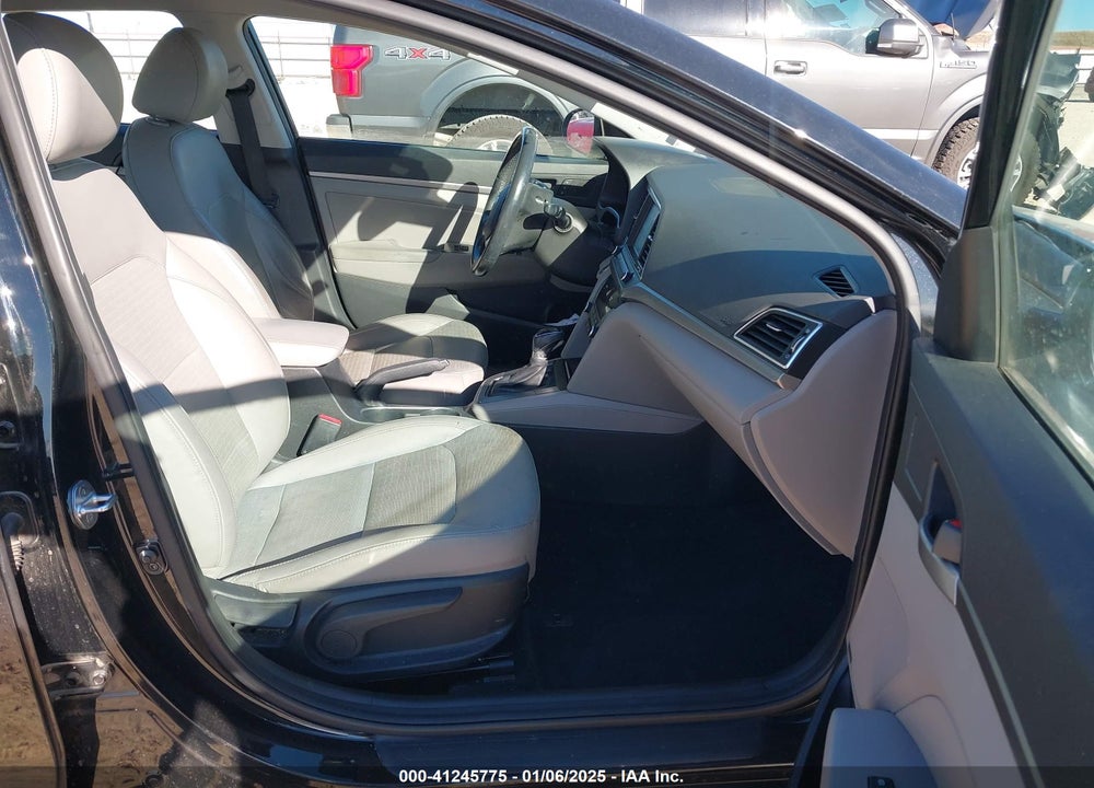 2017 HYUNDAI ELANTRA LIMITED VIN: 5NPD84LF5HH203093