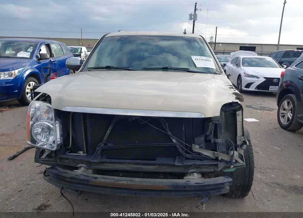 2011 GMC YUKON SLE VIN: 1GKS1AE05BR293241