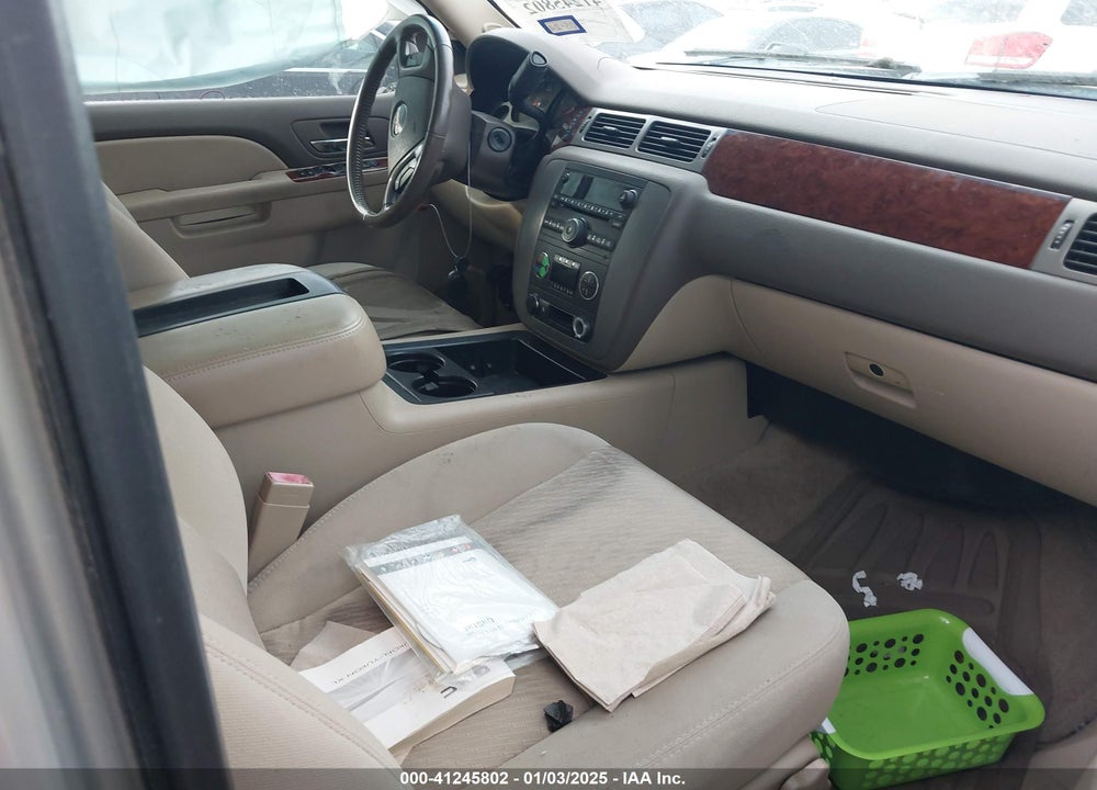 2011 GMC YUKON SLE VIN: 1GKS1AE05BR293241
