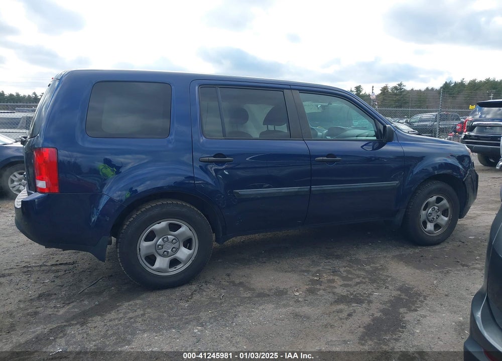 2014 HONDA PILOT LX VIN: 5FNYF4H22EB050325