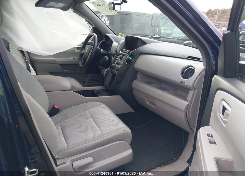 2014 HONDA PILOT LX VIN: 5FNYF4H22EB050325