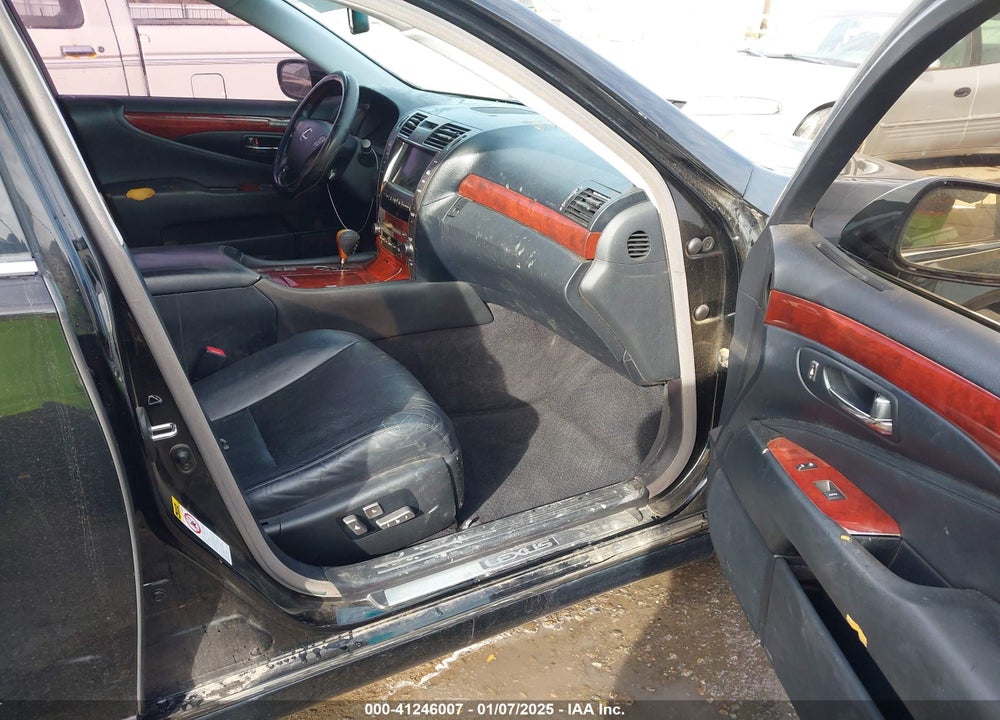 2007 LEXUS LS 460 VIN: JTHBL46F575000929