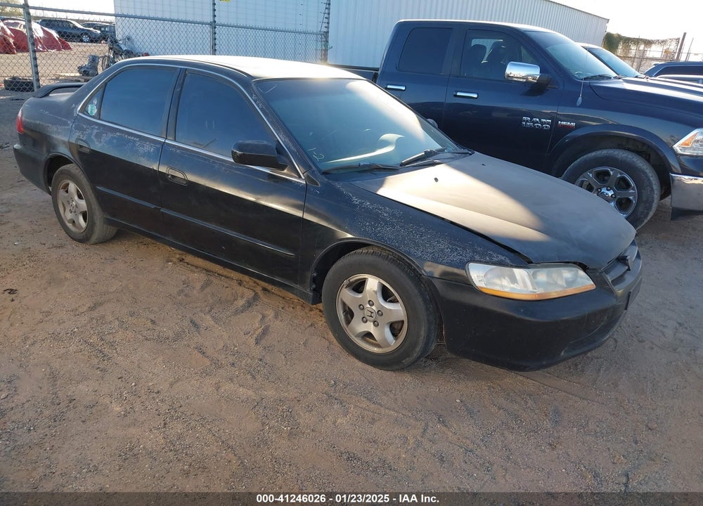 1998 HONDA ACCORD EX V6 VIN: 1HGCG165XWA037451