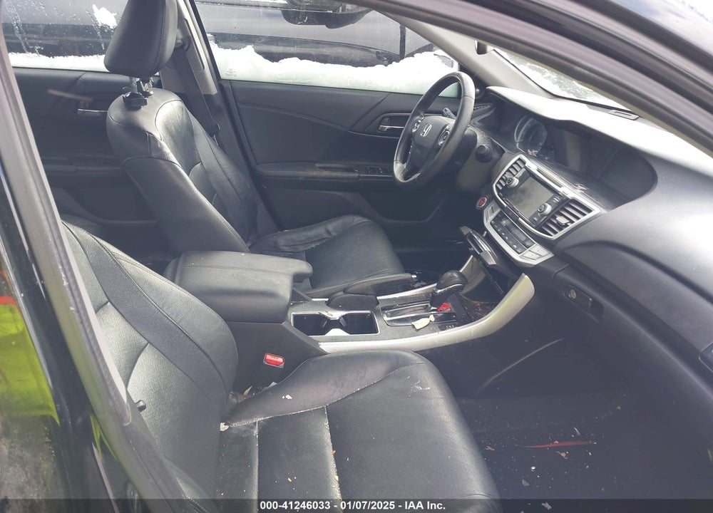 2013 HONDA ACCORD VIN: 1HGCR2F8XDA233056