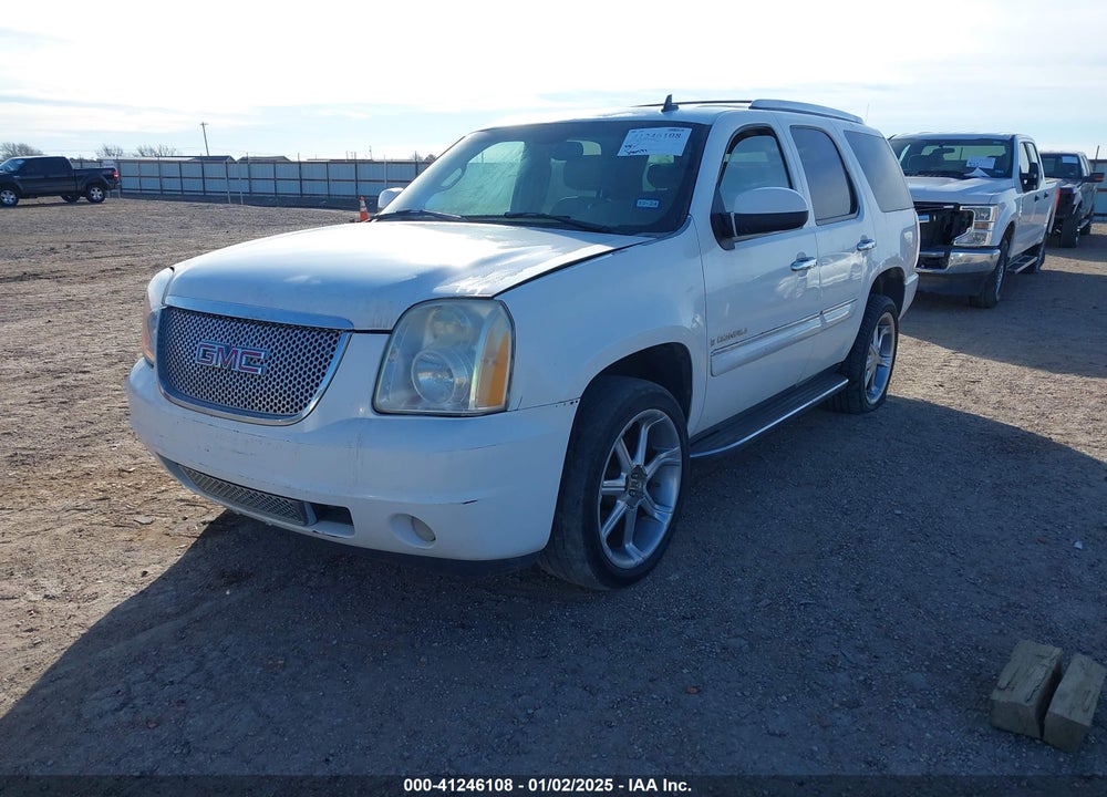 2007 GMC YUKON DENALI VIN: 1GKFK63867J308856