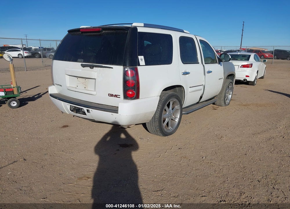 2007 GMC YUKON DENALI VIN: 1GKFK63867J308856