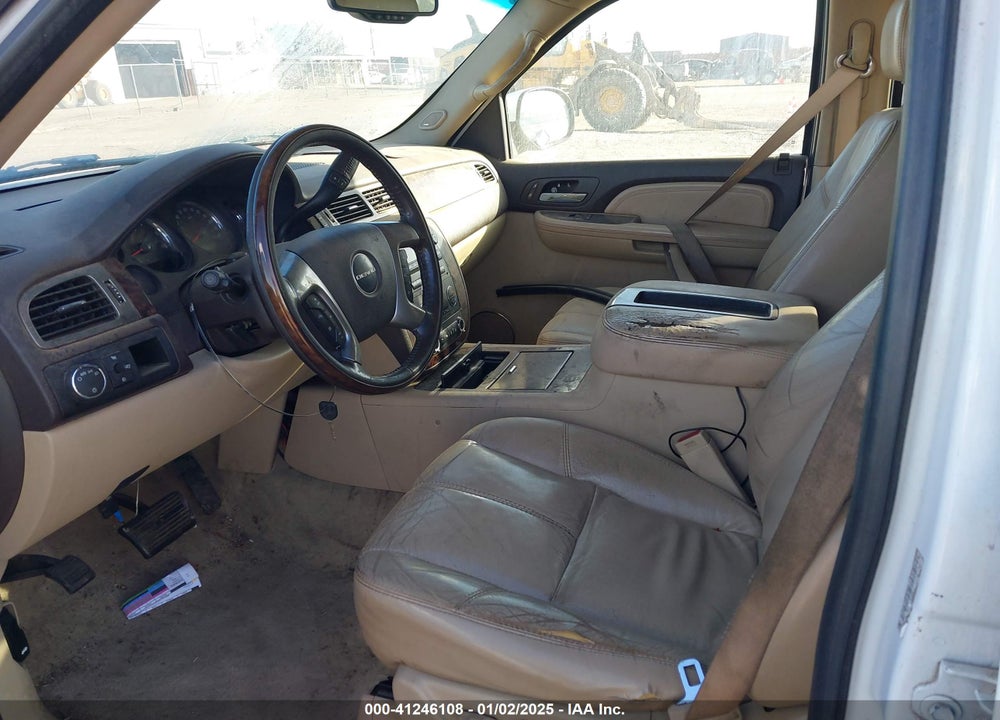 2007 GMC YUKON DENALI VIN: 1GKFK63867J308856