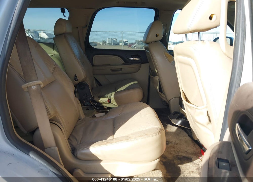 2007 GMC YUKON DENALI VIN: 1GKFK63867J308856